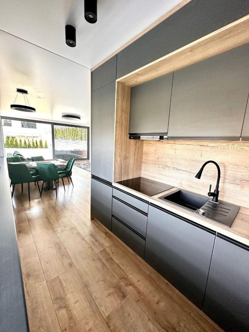 Luxury Apartments Maly Slavkov Esterno foto